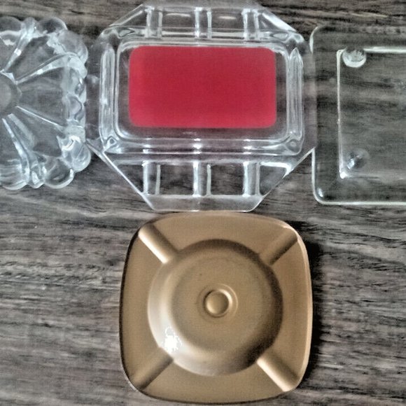 Vintg Lot of 4 Ashtrays 3 Glass 1 Gold Color Metal Advertisement Guest Cigarette - Picture 4 of 4